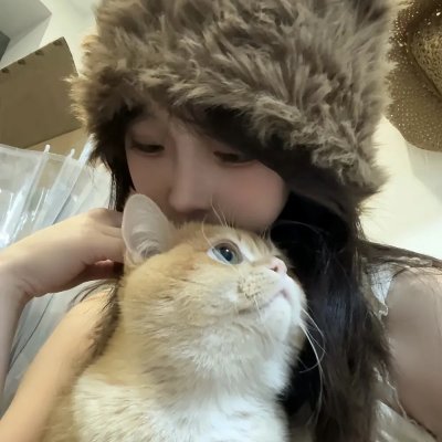 蓝眼睛波利
